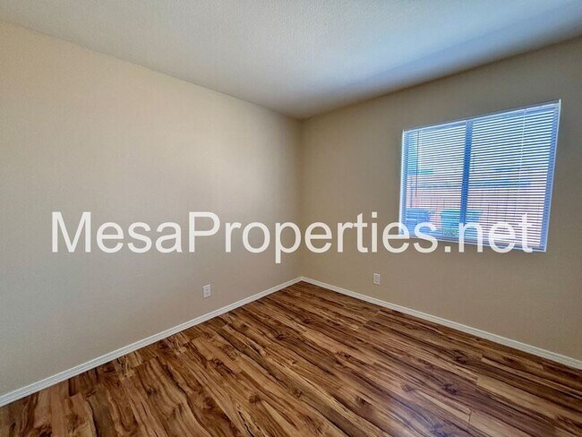 Building Photo - 14390 Hillsborough Dr