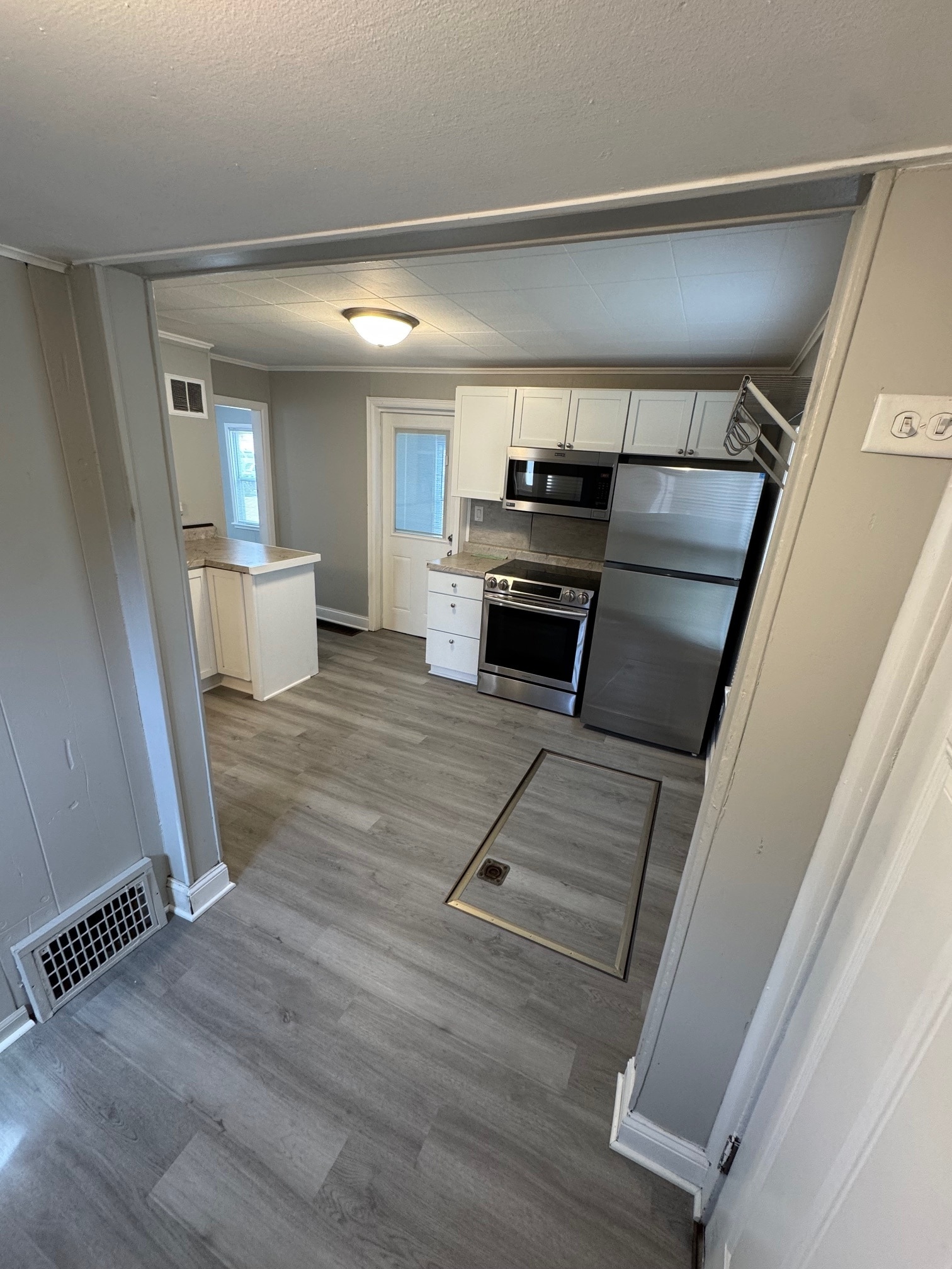 Kitchen - 1220 Moore St
