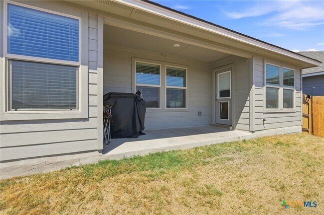 Building Photo - 1261 Lindsey Dr