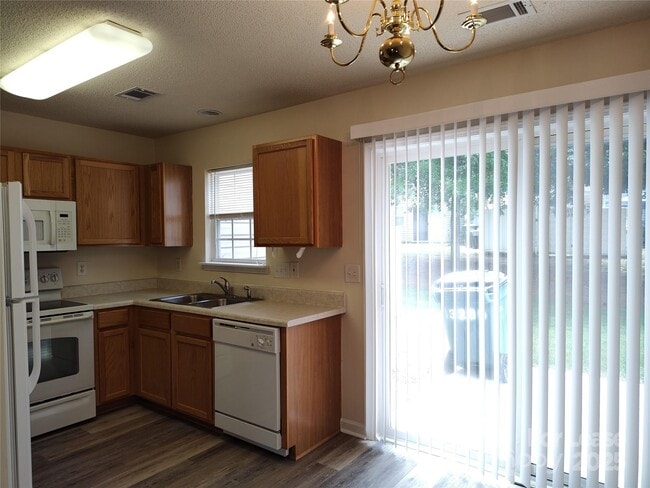 Building Photo - 3209 Blythe Ridge Ct