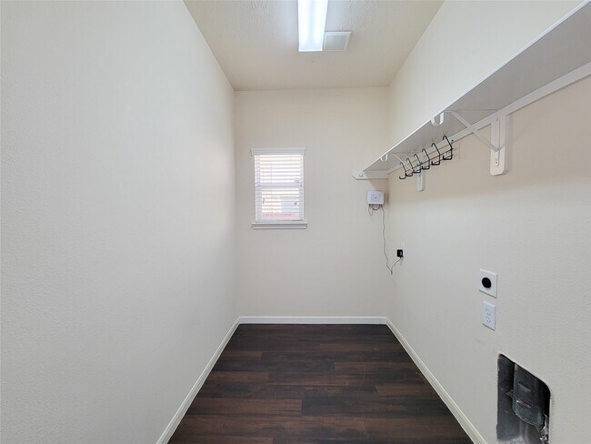 Building Photo - 26307 Langdon Ct