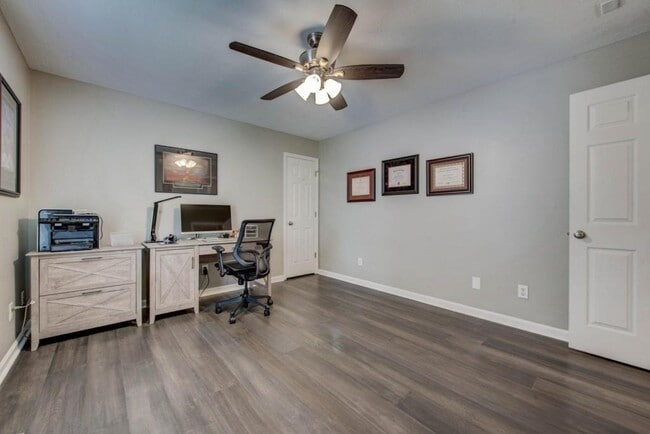Building Photo - 8200 Gallaher Station Dr