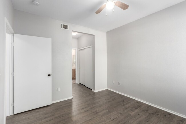 Building Photo - Luxury Living at The Falls - Ground floor ...