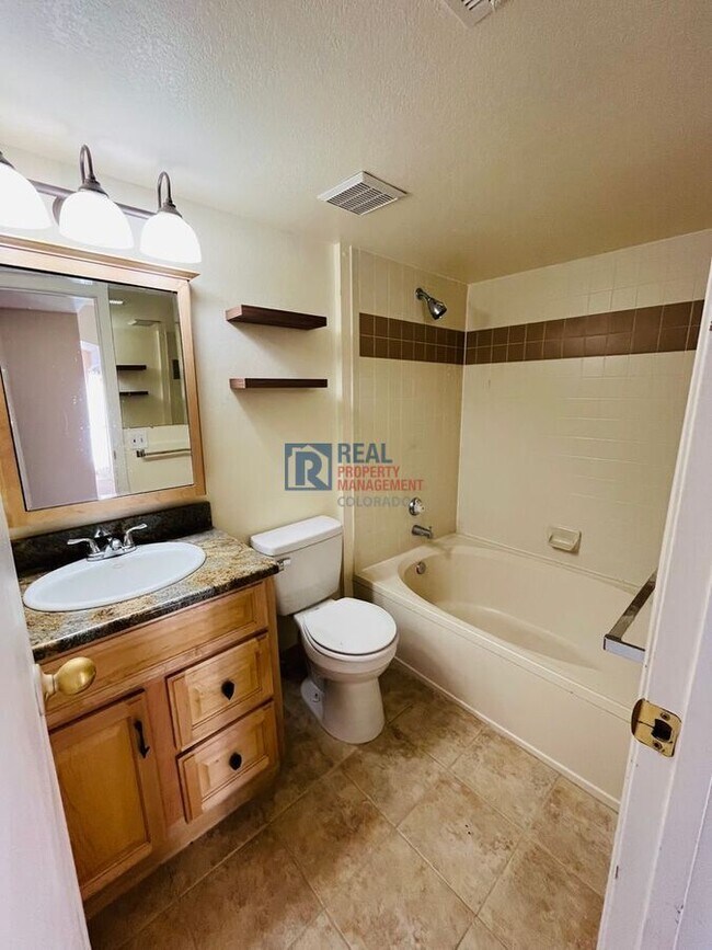 Building Photo - 4760 S Wadsworth Blvd