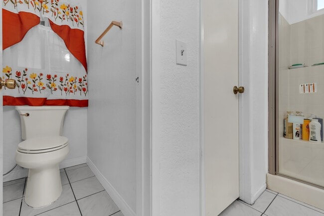 Building Photo - 11322 Oakwood Dr