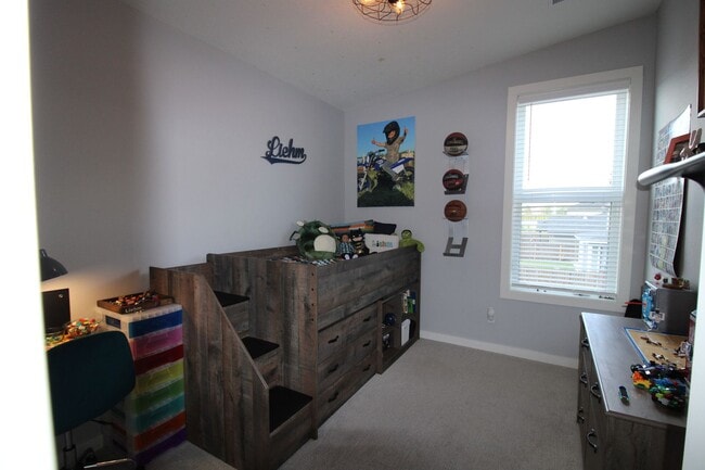 Building Photo - BEAUTIFUL 4+ BR, 2.5 BA Available Now!