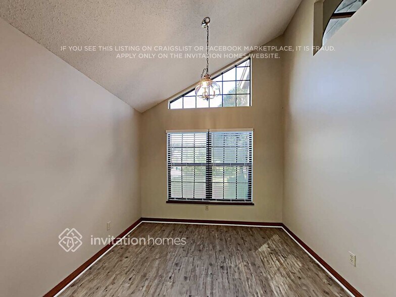 Building Photo - 908 Silver Leaf Pl