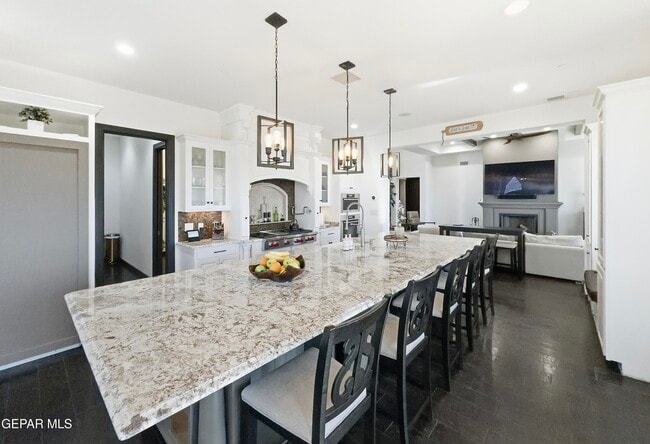 Building Photo - 444 San Clemente Dr