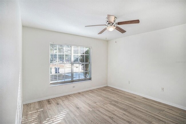 Building Photo - 8512 Lazy River Dr