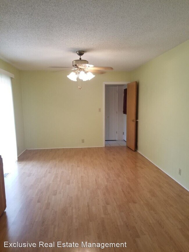 Building Photo - 3 br, 2.5 bath House - 2444 Redwood Drive