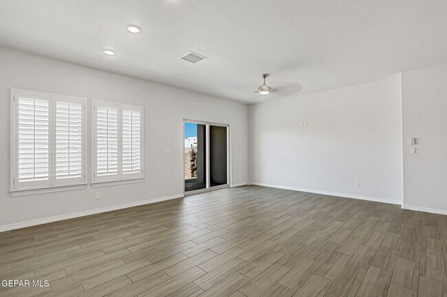 Building Photo - 2505 Mike Price Dr