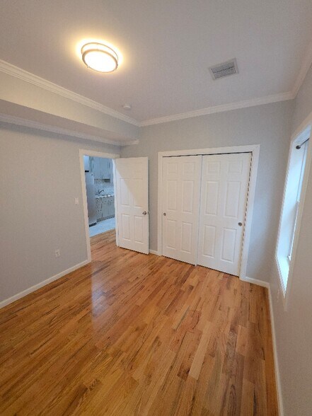 Building Photo - 83 Pamrapo Ave