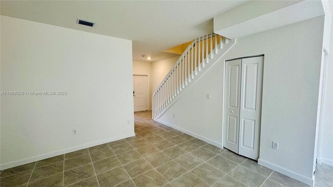 Building Photo - 2632 SE 27th Dr