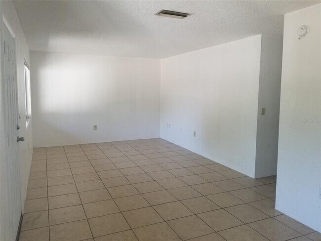 Building Photo - 1216 Kennedy Rd