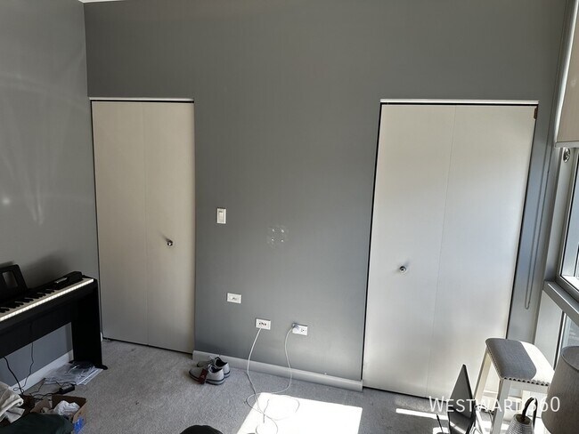 Building Photo - 225 S Sangamon-407