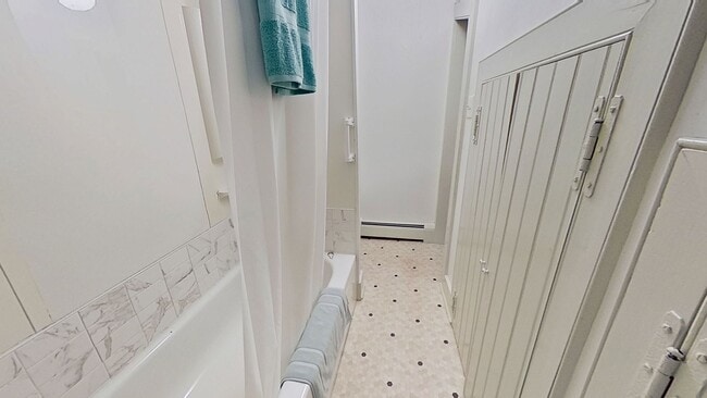 Building Photo - Room in Boarding House - Fully Furnished - All Utilities Included