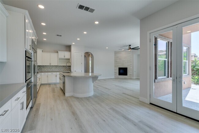 Building Photo - 11370 Merado Peak Dr