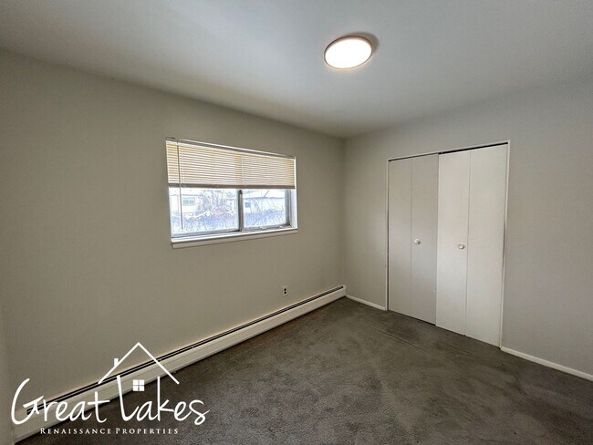 Building Photo - Charming 3 Bedroom 1 Bathroom now available for rent