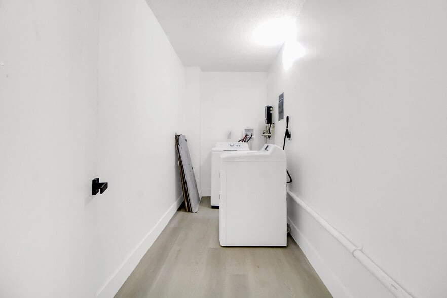 Building Photo - 14850 Naranja Lakes Blvd