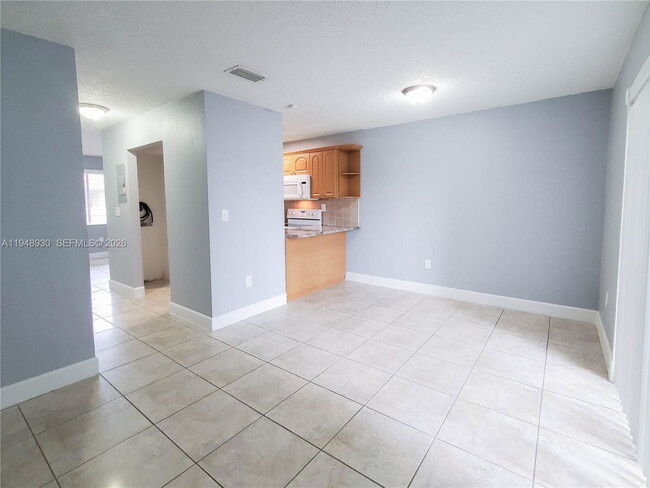 Building Photo - 1519 W 42nd Pl