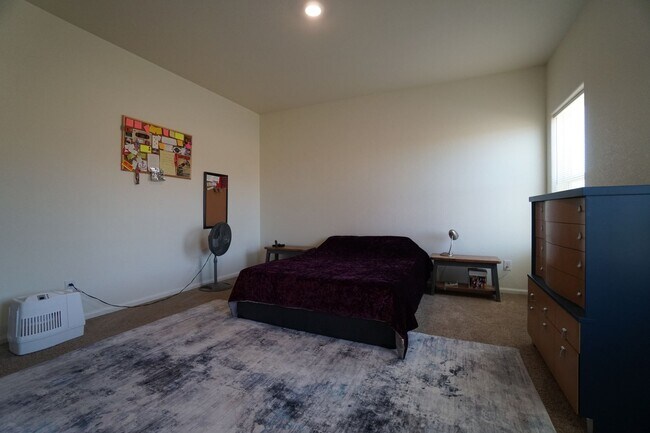 Building Photo - 6214 Meadowbank Ln