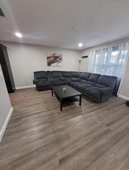 Building Photo - 3803 43rd Ave N