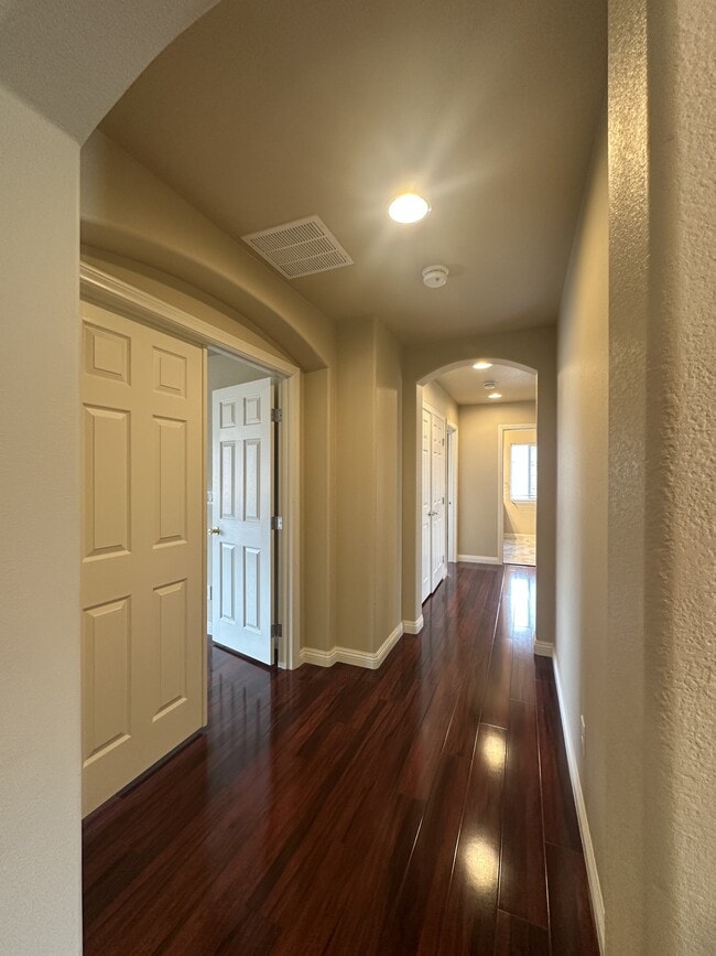 Building Photo - 8125 Crimson Creek Ct