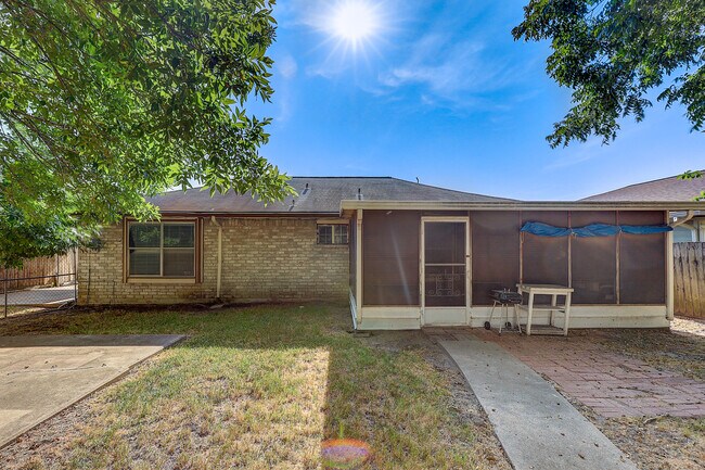 Building Photo - 4907 Quail Hollow Dr