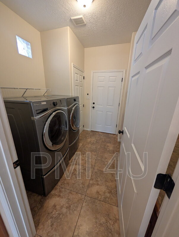 Building Photo - 6101 Eagle Eye Dr NW