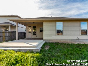 Building Photo - 810 Campion Red