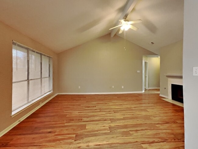 Building Photo - 2419 Sherwood Hollow Ln
