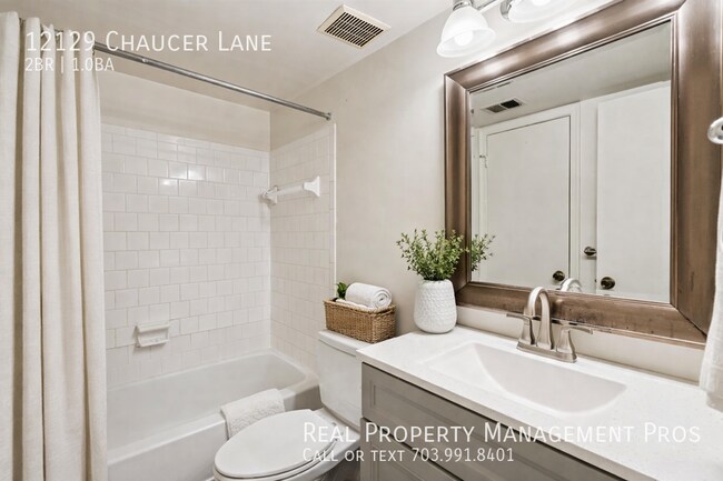 Building Photo - 12129 Chaucer Ln