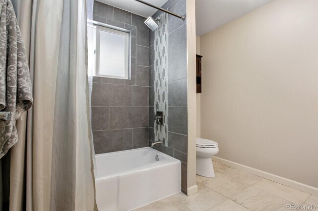 Building Photo - 3850 W Radcliff Ave