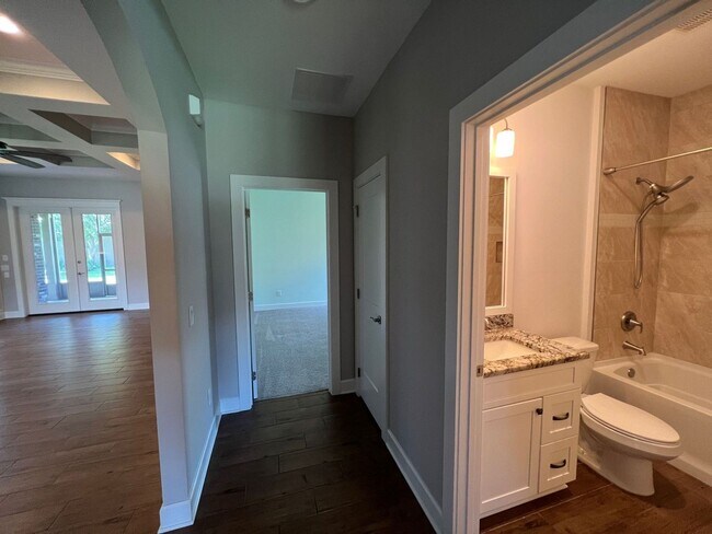 Building Photo - 5148 Sandy Shores Dr