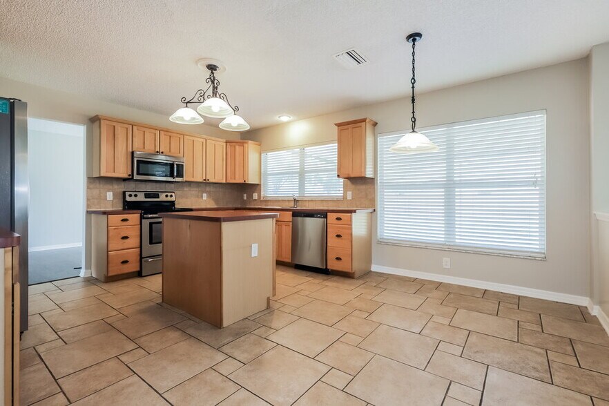 Building Photo - 2601 Berryvine Pl