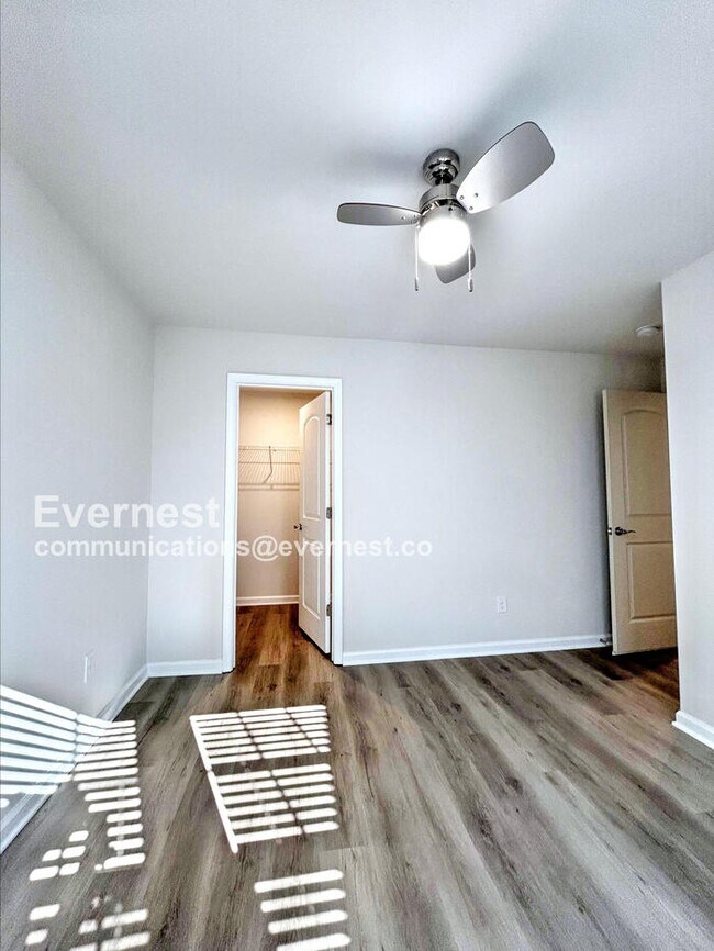 Building Photo - 9226 Northfield Crossing Dr