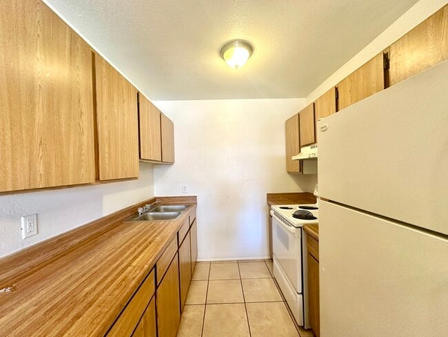 2 Bedroom with Private Backyard! Off Stree... - 1185 S Alamo Ave Tucson ...