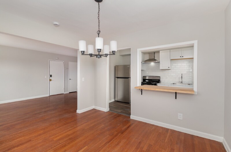 Primary Photo - 1607 Asmann Ave