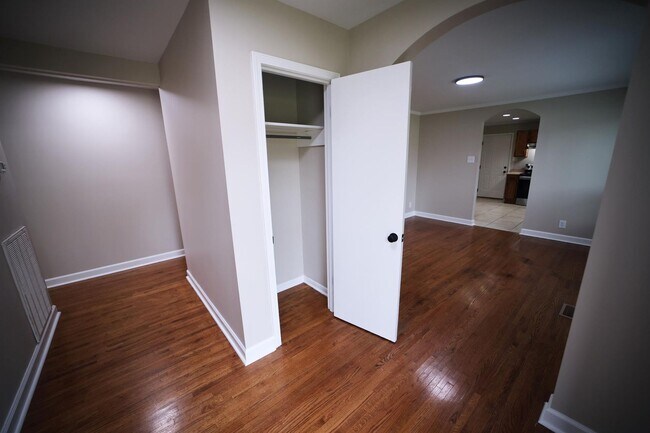 Building Photo - Charming Single-Story Home on a Spacious L...