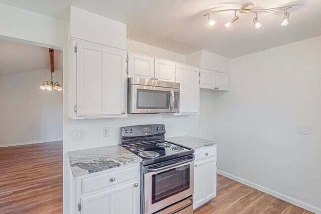 Building Photo - Adorable 1 Story Ready for Move In!  Birdville ISD!
