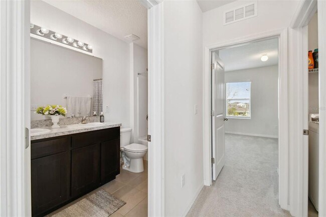 Building Photo - 8258 Pelican Reed Cir