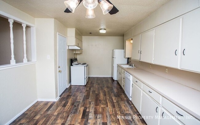 Building Photo - 2113 S Loop 289