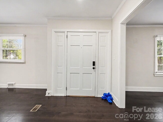 Building Photo - 782 Union St S