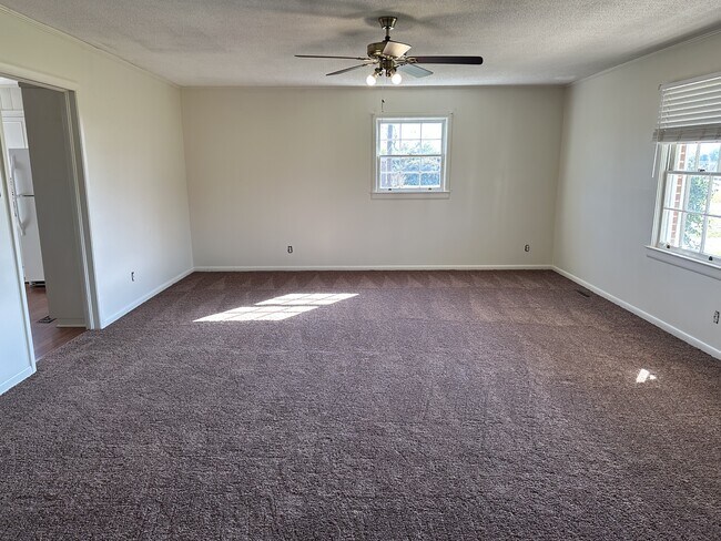 Building Photo - 1305 N Eufaula Ave