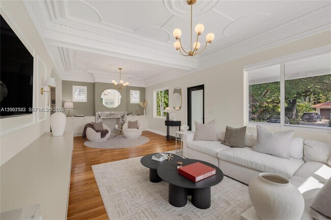 Building Photo - 320 NE 88th St