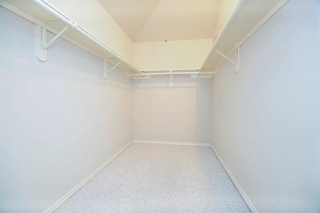 Building Photo - 2123 Castle Gardens Ln
