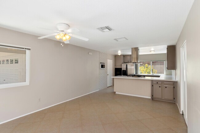 Building Photo - 72896 Tamarisk St