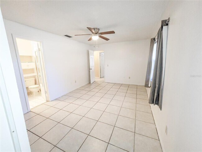 Building Photo - 968 Sunshine Way SW