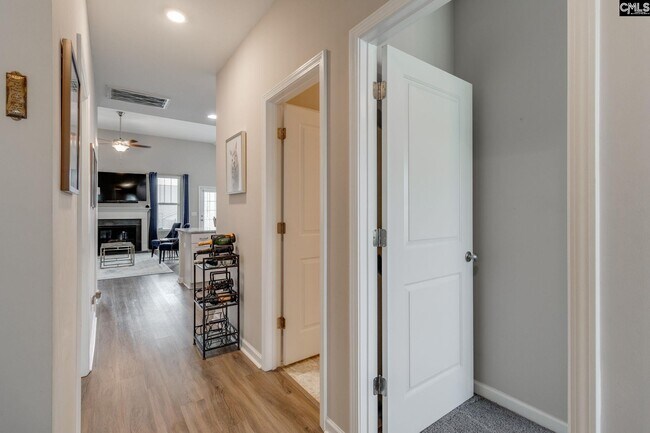 Building Photo - 1453 Ardennes Dr