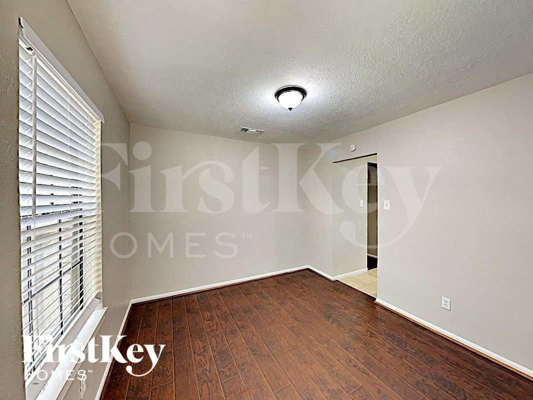 Building Photo - 75 N Pathfinders Cir